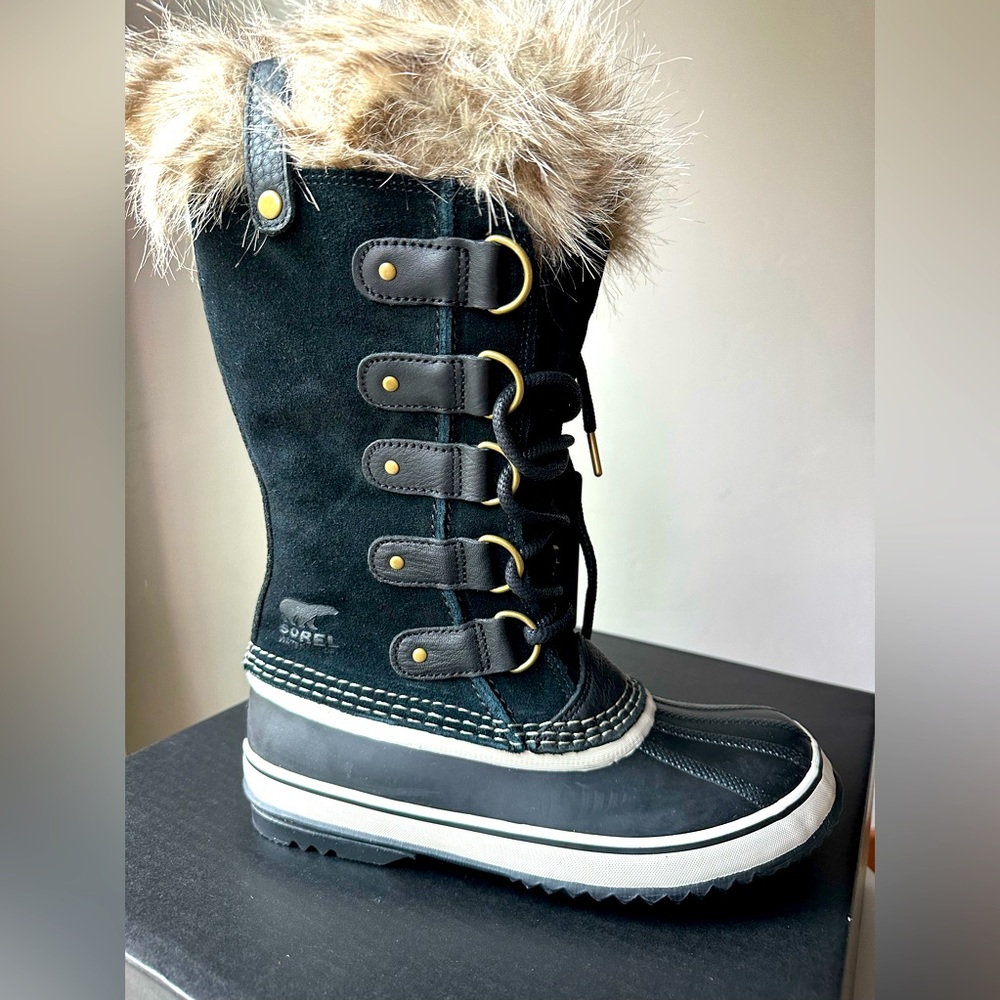 Brand new in box Joan of arctic sorel boots
